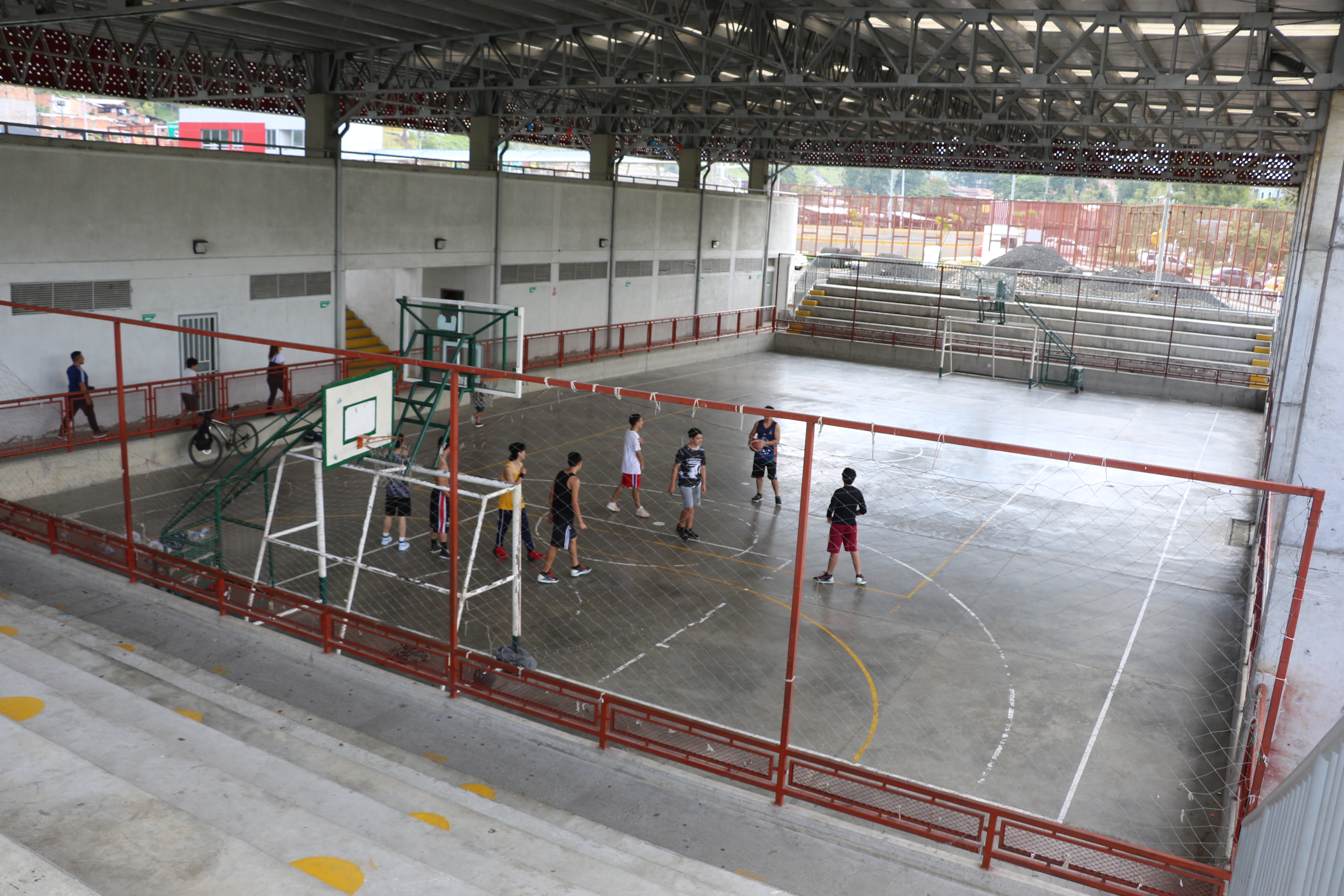 PLACA CUBIERTA AUXILIAR LUIS FERNANDO SOTO MONTOYA